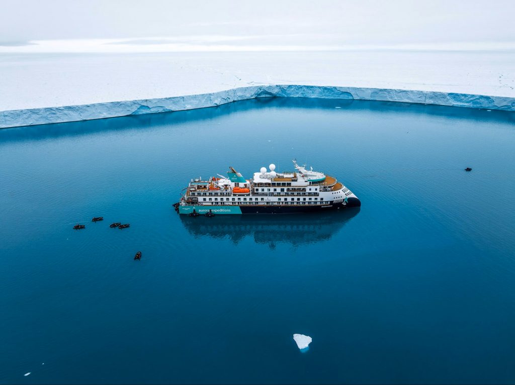 Aurora expeditions glacier shelf and the sylvia earle, svalbard, mads peter iversen