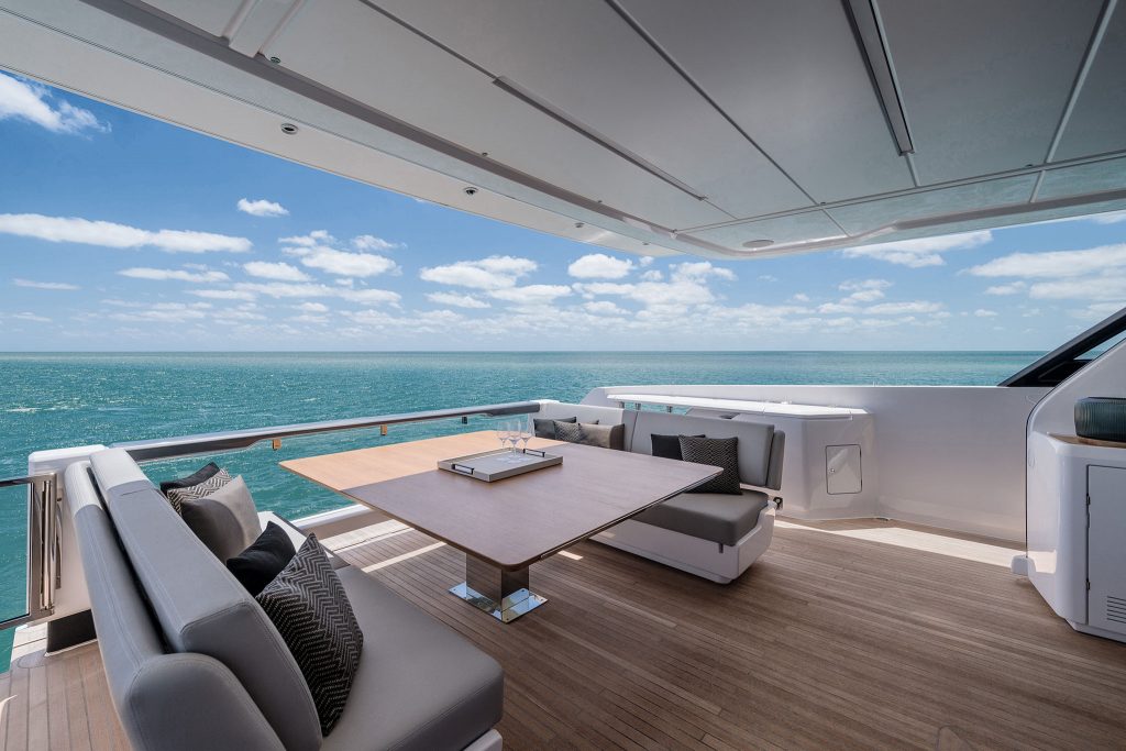 Lady aga ferretti yachts 27m 2024 deck