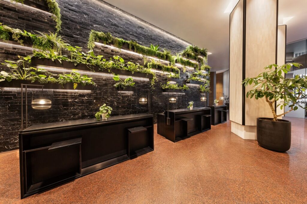 Jw marriott akl living wall