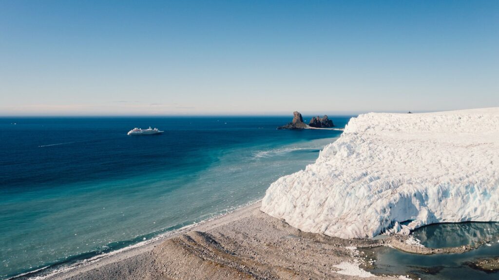 Silversea antartica glacier
