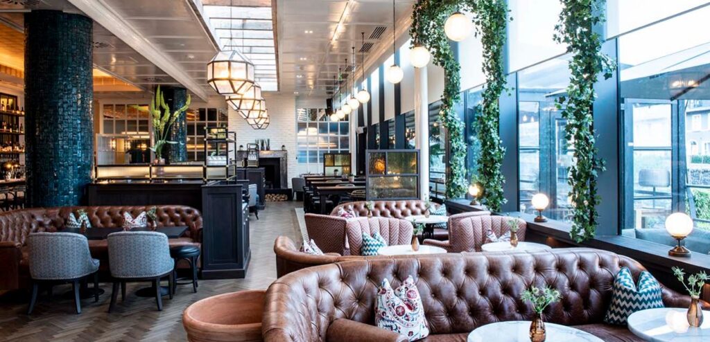 The river lee river club bar