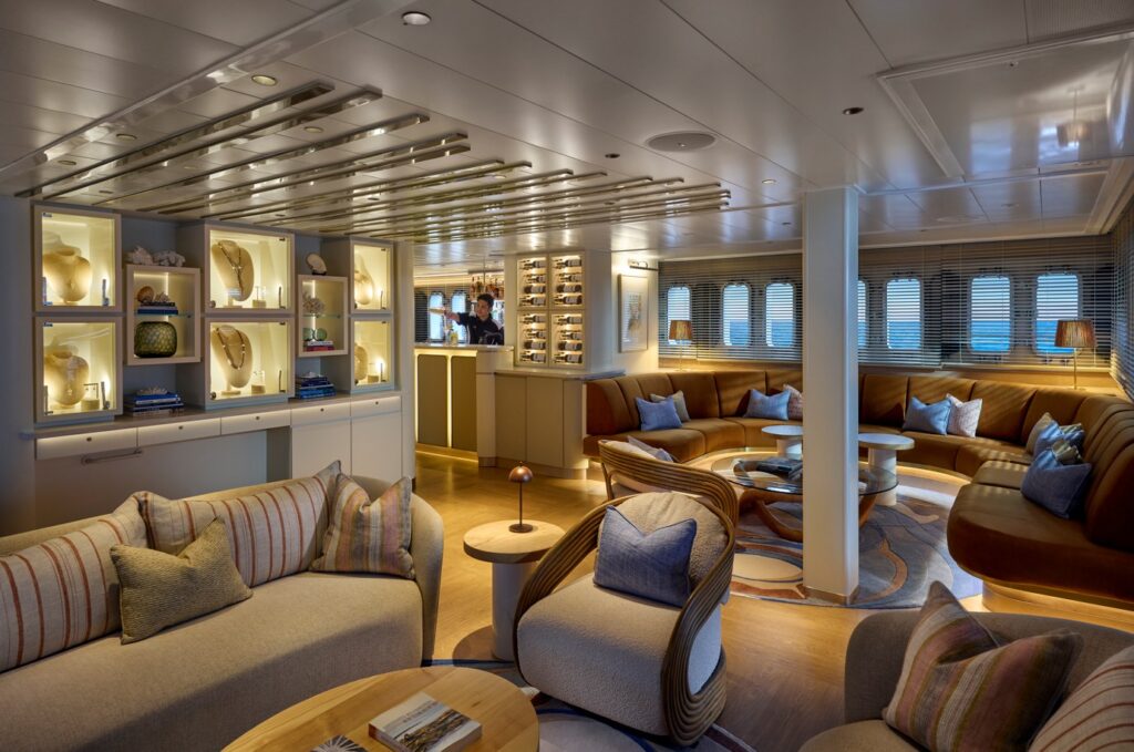 Paspaley Pearl ocean lounge